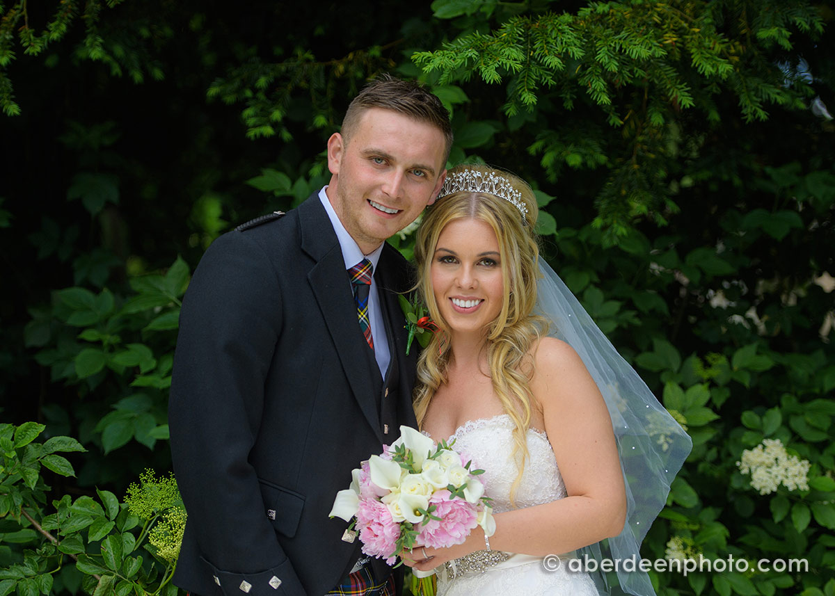 June 25th – Lauren and Aron at Cults Church and Maryculter House Hotel